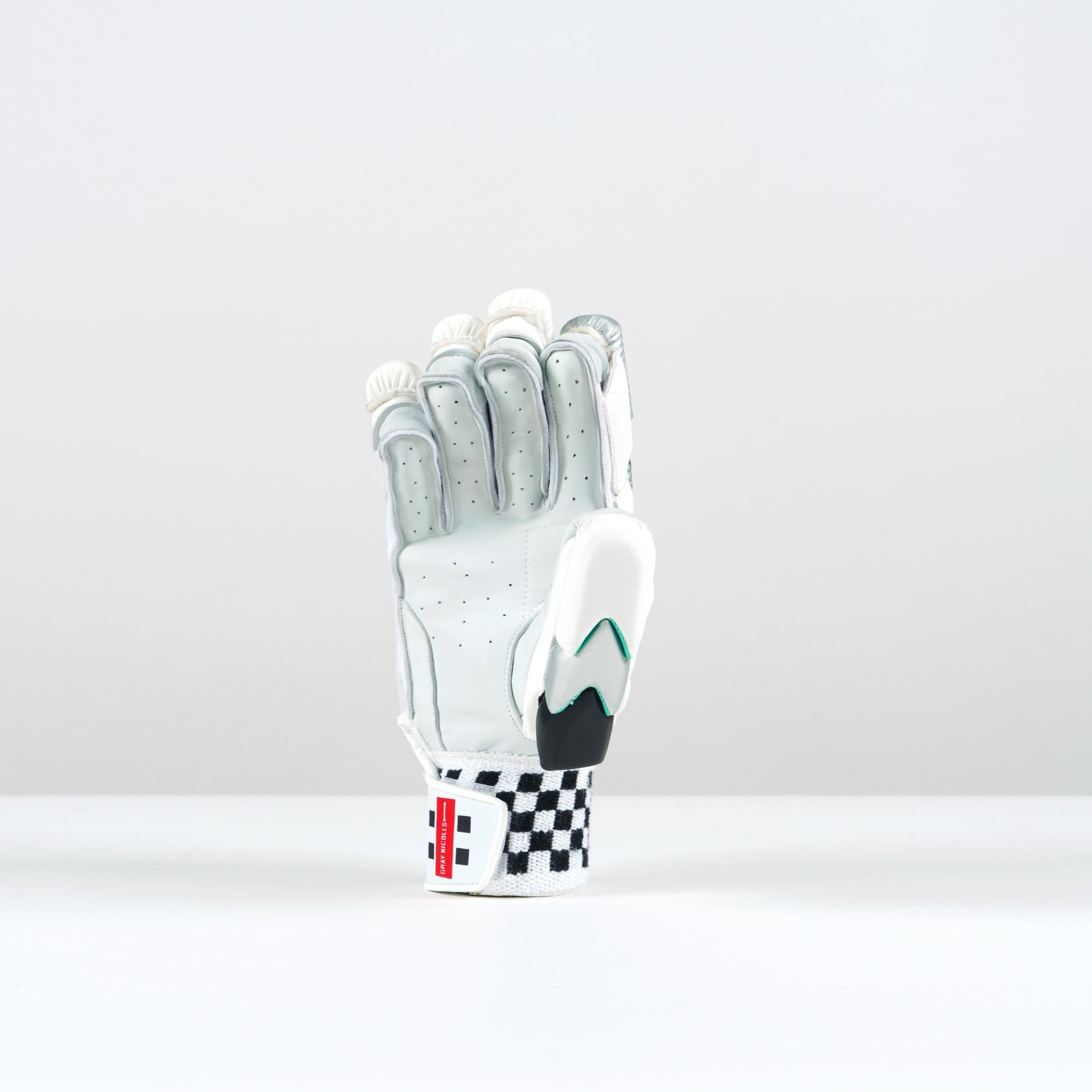 Gray-Nicolls Ventus 1.0 2000 Batting Gloves - Size: RH - Adult - White - image 4