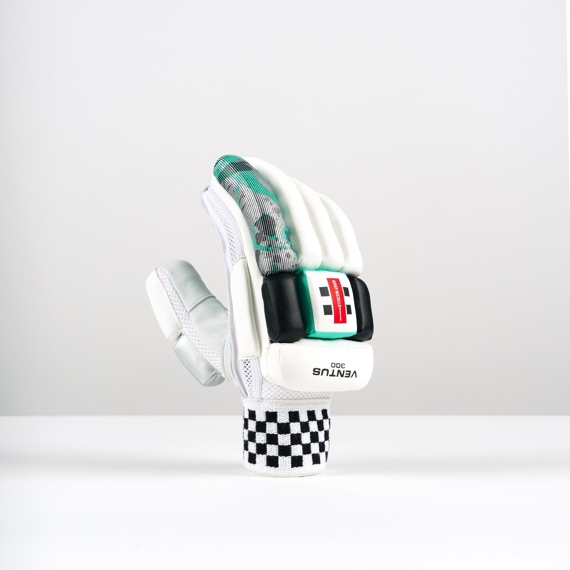 Gray-Nicolls Ventus 1.0 300 Batting Gloves - Size: LH - Small Junior - White - image 2
