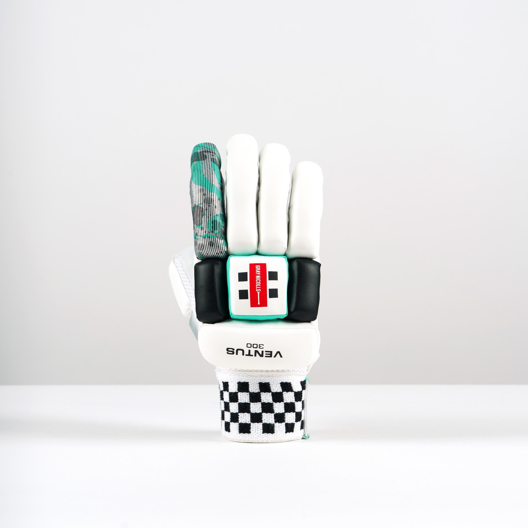 Gray-Nicolls Ventus 1.0 300 Batting Gloves - Size: RH - Small Junior - White - image 3