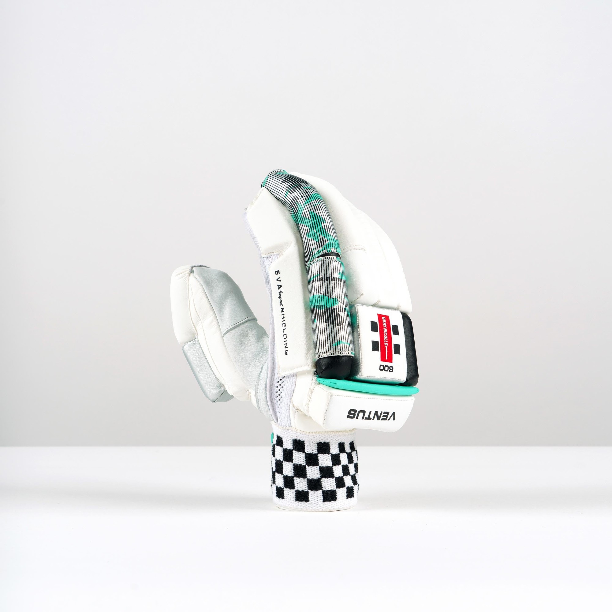 Gray-Nicolls Ventus 1.0 600 Batting Gloves - Size: RH - Youth - White - image 3