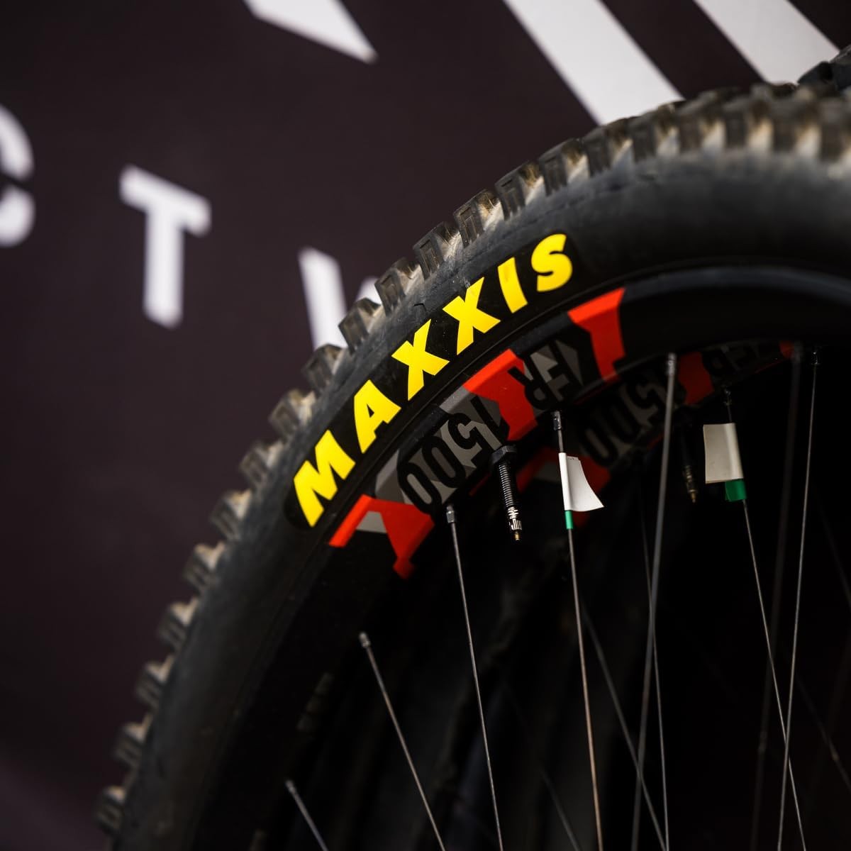 Maxxis Minion DHR II Tyre - BlackFolding 120 TPI 3C MaxxTerra DD TR2.6 Inch27.5 Inch - image 2