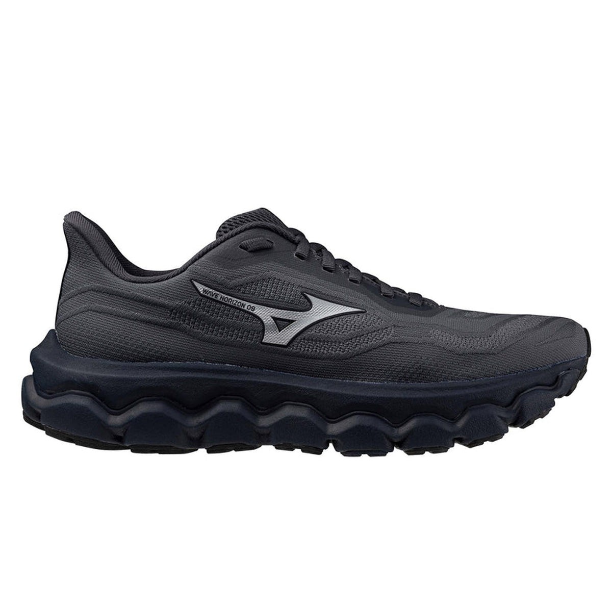 Black Mizuno Wave Horizon 9 sneakers for men, featuring a textured upper, cushioned sole, and sleek design, size 7 UK.