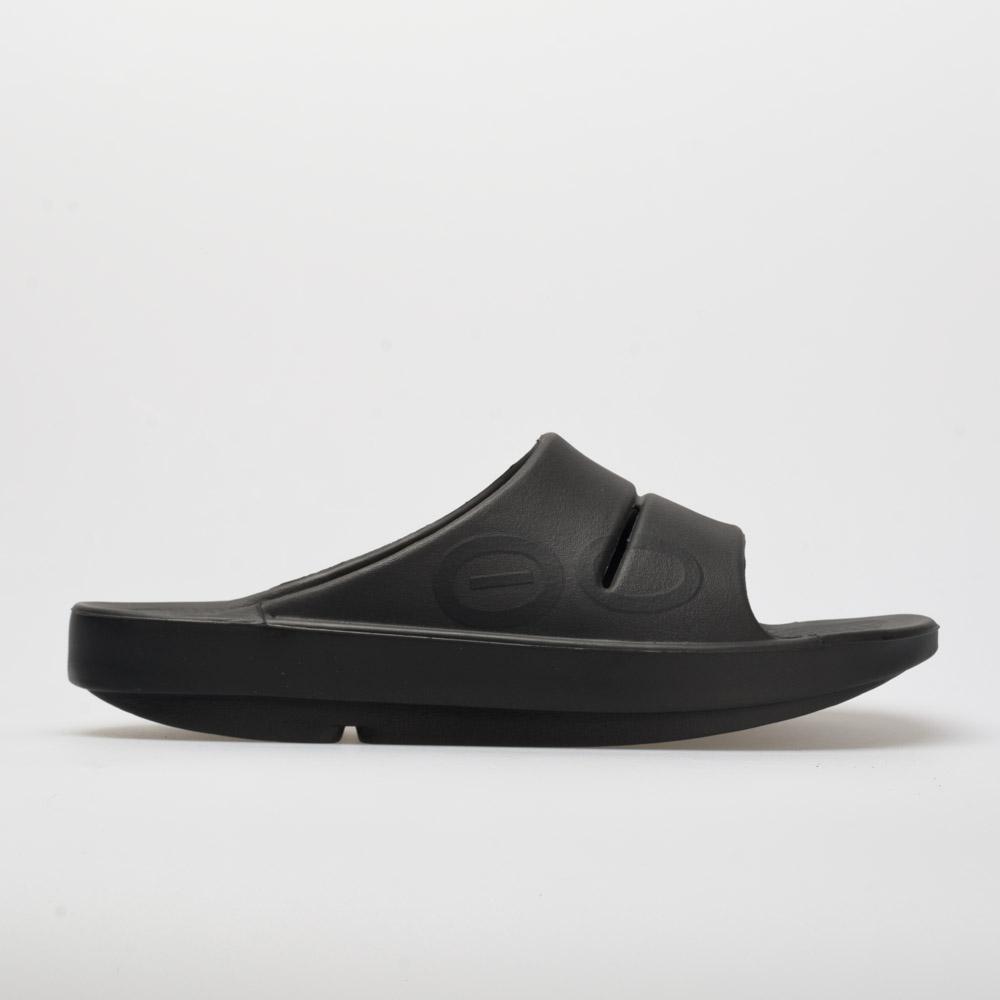 Matte black unisex OOFOS OOahh Sport Slide, featuring a sleek design, soft foam material, and a comfortable, contoured footbed, size 10.