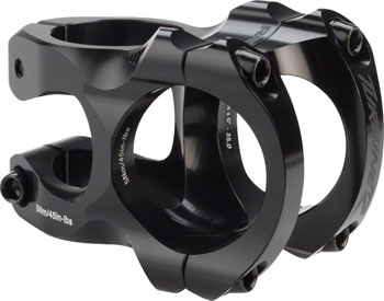 Black aluminum Race Face Turbine R stem with a 32mm length, featuring a sleek design, dual clamp, and precision machining for enhanced performance.