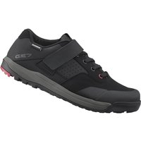 Black Shimano GE7 MTB shoes, size 43, with lace-up front, velcro strap, and rugged sole.