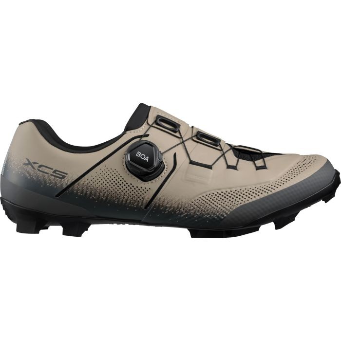 Beige Shimano XC5 (XC503) shoes in size 44, featuring a sleek design, BOA dial closure, and textured black sole for enhanced grip and performance.