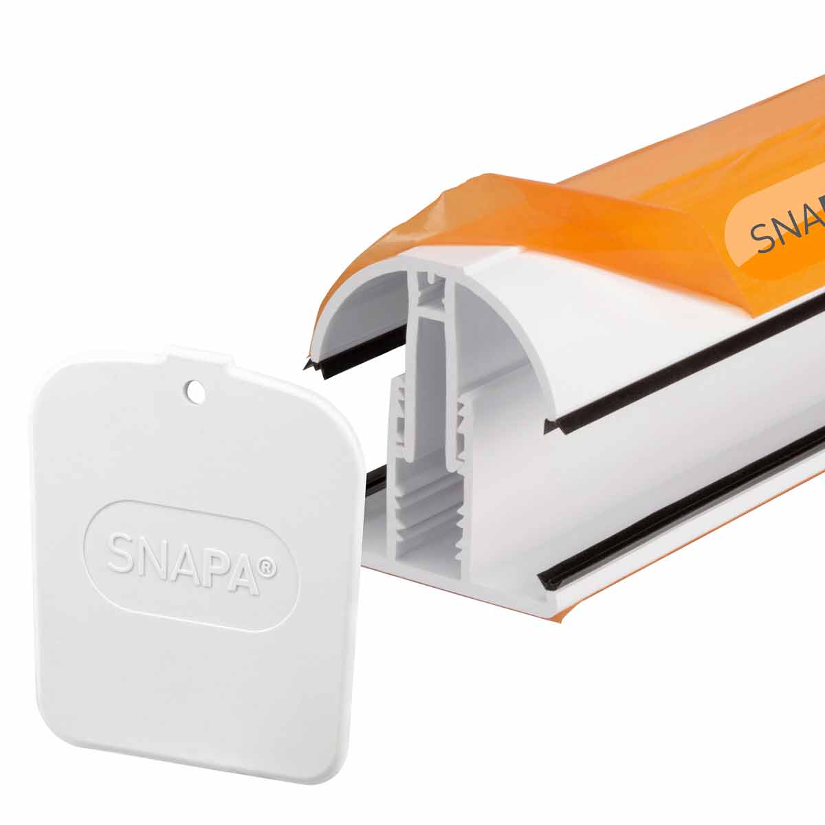 White Snapa Lean-to Bar with a cross-section view showing its internal structure, accompanied by a white plastic tag featuring the Snapa logo.