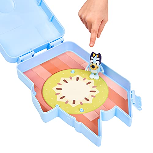 Bluey's Deluxe Play & Go Playset - image 4