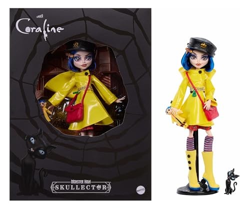 Coraline doll features blue hair, a yellow raincoat, striped leggings, and a black hat, packaged with a black cat figure and a spooky backdrop.