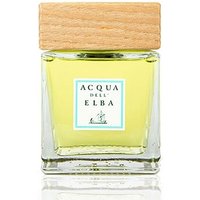 Square glass bottle with yellow liquid, wooden cap, and Acqua dell'Elba label for citrus diffuser.