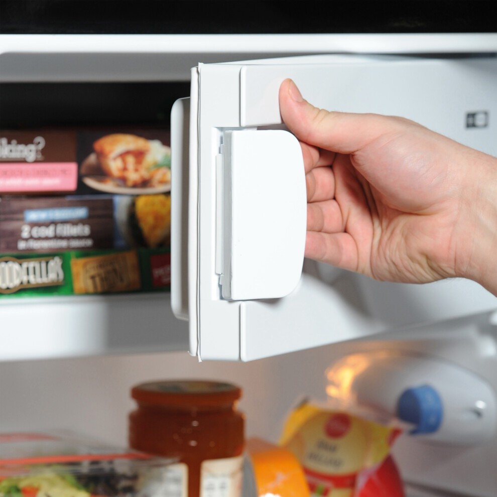 Igenix IG155B 109 Litre Under Counter Fridge with Ice Box - image 5
