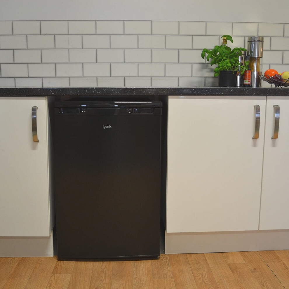 Igenix IG255B 136 Litre Under Counter Fridge - image 3