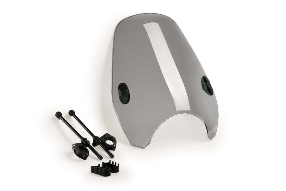 Light smoke Puig Custom II screen for Suzuki 125 XT (1999-2000), featuring a sleek design, sturdy material, and includes mounting brackets and supports.