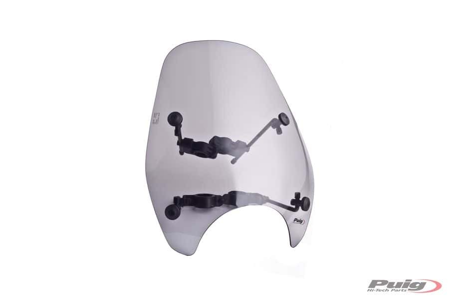 Light smoke windscreen for Suzuki 125 XT (1999-2000) featuring a sleek, curved design and adjustable mounting brackets for optimal fit and aerodynamics.