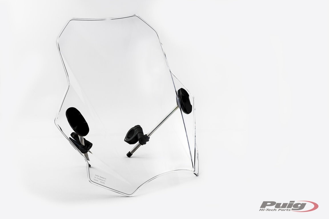 Clear Puig Bat Screen designed for Voge 300AC (2021-2025), featuring a sleek aerodynamic shape and adjustable mounting brackets for optimal fit and protection.