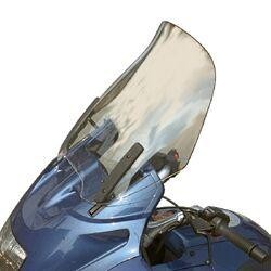 Clear Bullster windshield for BMW R 1100 RT (1996-2001), measuring 50 cm (19-3/4"), featuring a sleek design and sturdy mounting brackets, enhancing rider protection.