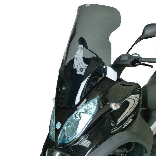 Grey smoke windshield for Piaggio MP3 300 LT I.E., measuring 71 cm (28"), featuring a sleek design and durable material, enhancing protection and style.