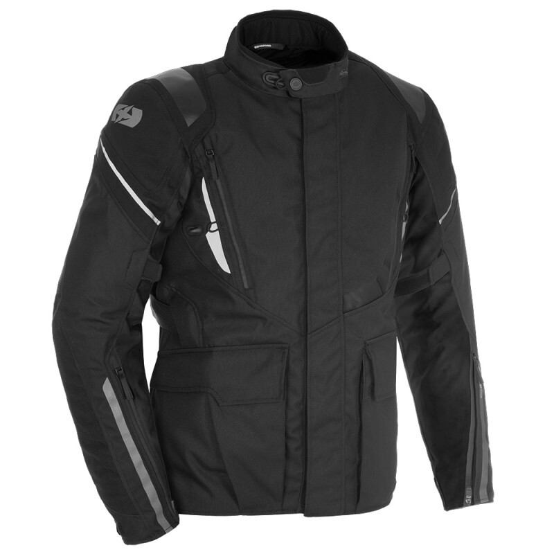 Stealth black Oxford Montreal 4.0 Dry2Dry motorcycle jacket in 3XL, featuring a durable material, reflective accents, multiple pockets, and a high collar for protection.