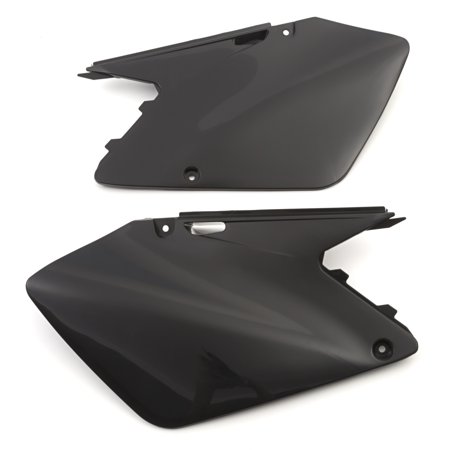 Black plastic side panels designed for Suzuki RM 125/250 models from 2001 to 2008, featuring a sleek, aerodynamic shape and precise cutouts for easy installation.