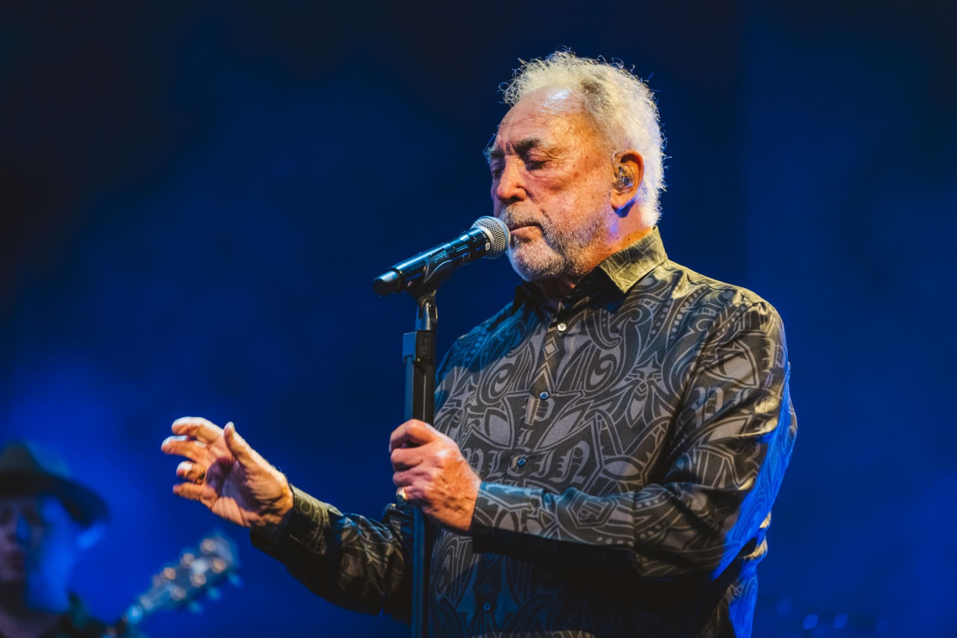 Tom Jones Delights Fans with Sold-Out Concert at Halifax's Piece Hall on July 25, 2026