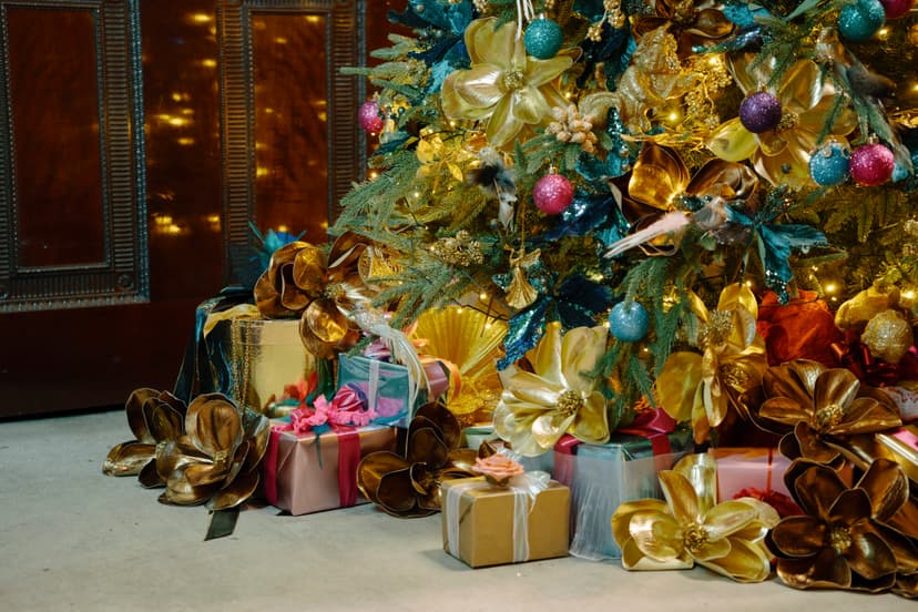 Featured image for What Is Siobhan Murphy's Magical Christmas Event At Harewood House With Upcycled Decorations? - Seasonal