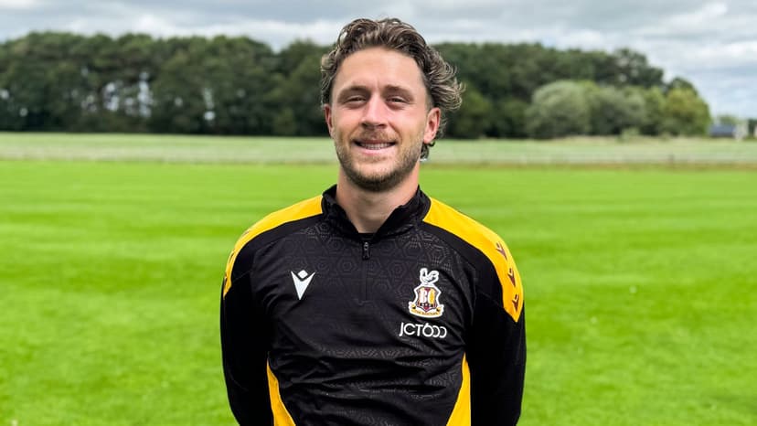 Featured image for Will Swan Joins the Bantams: Bradford City Secure Striker Signing - Sport