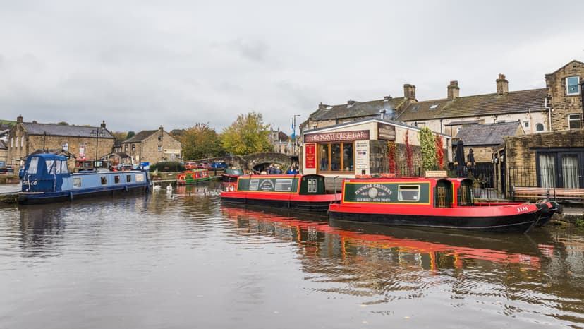 Featured image for Walk: Springs Branch of the Leeds Liverpool Canal - walking