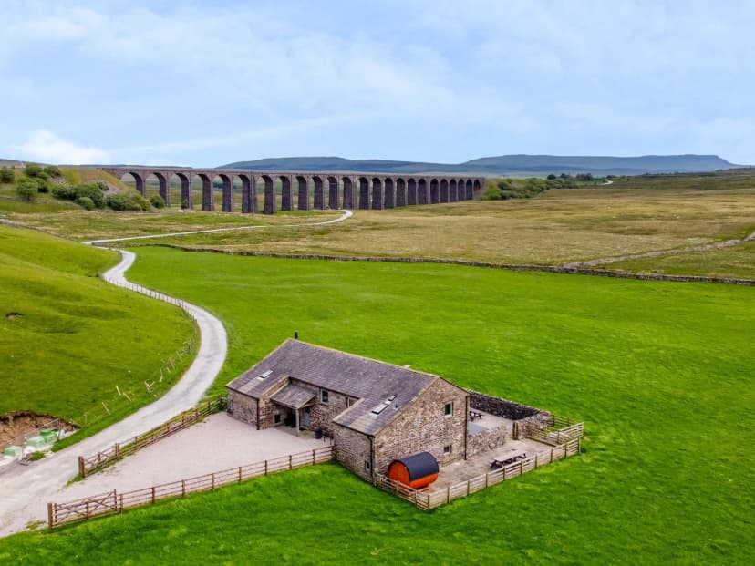 Featured image for Save £60 on bookings over £300 at Sykes Holiday Cottages - Features