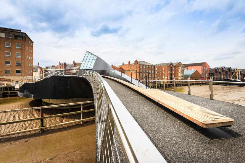 Scale Lane Footbridge in Hull to Close for Engineering Work from May 13 to May 19