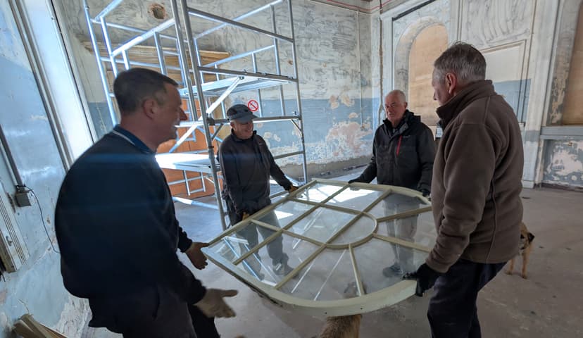 Featured image for Wentworth Woodhouse Volunteers Restore Historic Windows, Saving £20,000 for Preservation Trust - Heritage