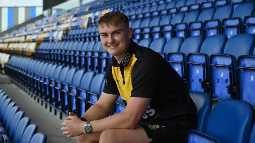 Oli Field Re-Signs with York RLFC Until 2025