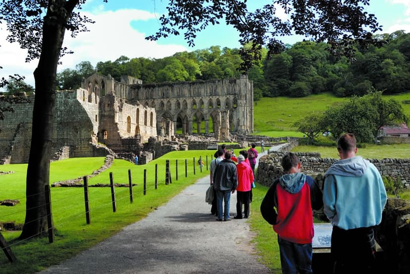 Featured image for Walk: Helmsley and Rievaulx Abbey - walking
