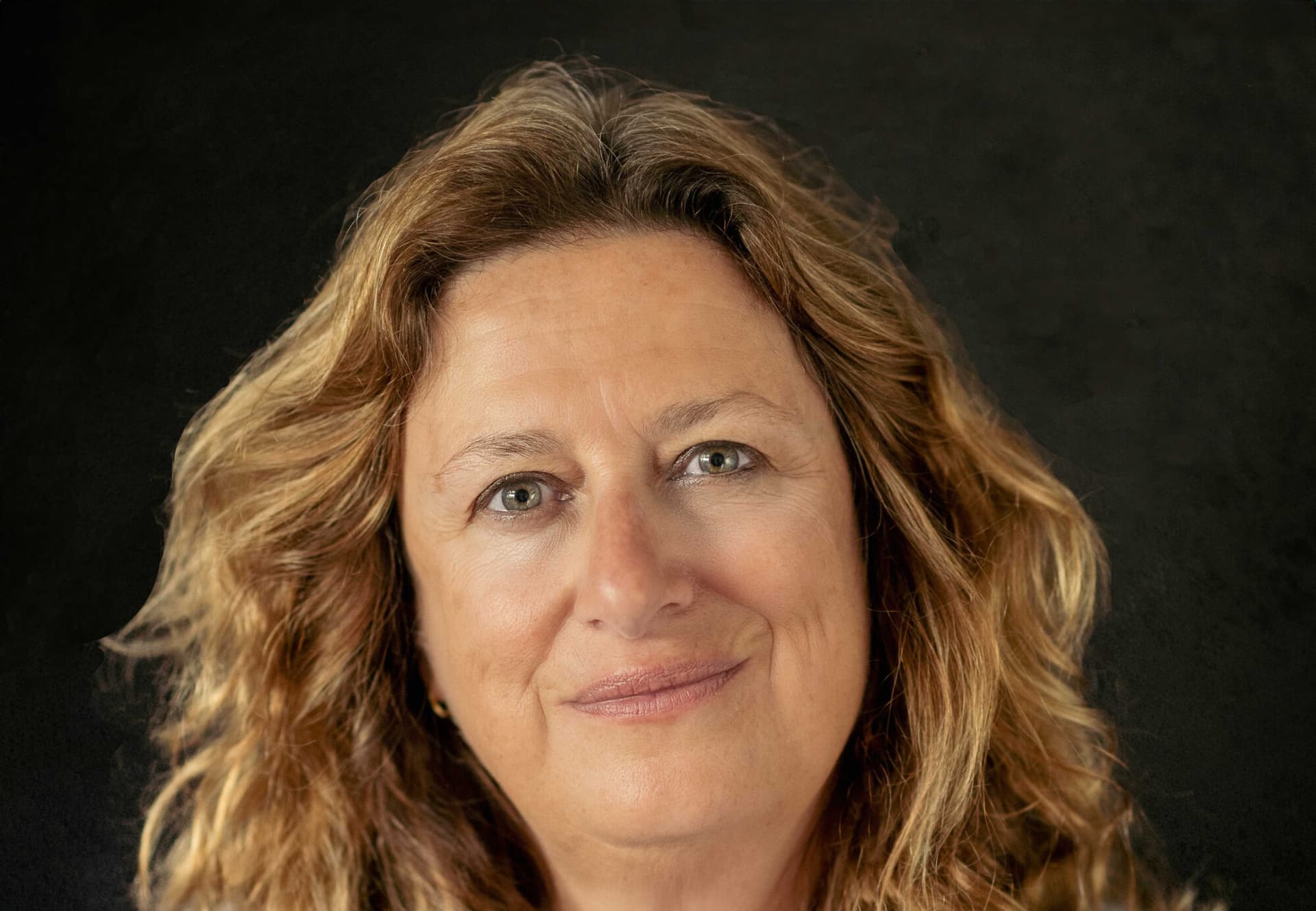 Elly Griffiths to Launch New 'Book &amp; Brunch' Series in Harrogate