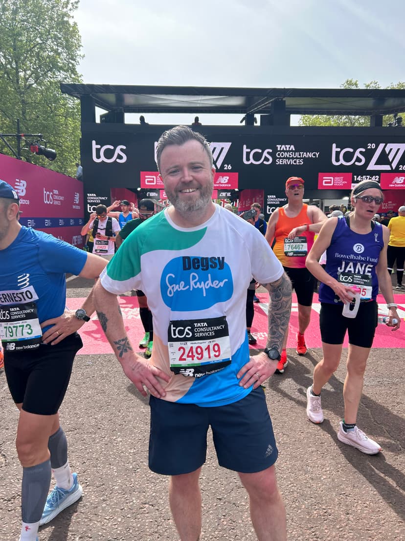 James Derrig Raises Nearly £9,000 for Sue Ryder at London Marathon 2023