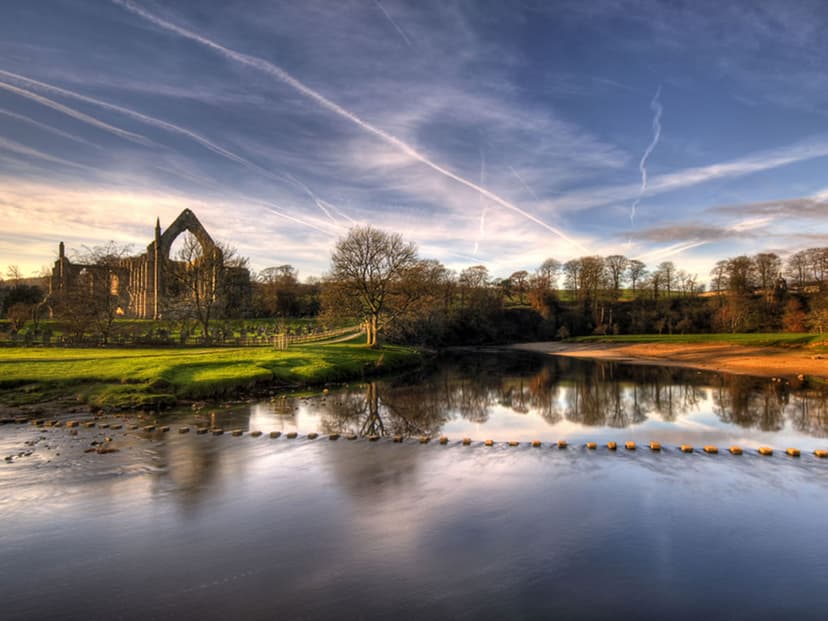 Featured image for Bolton Abbey to Simon's Seat Walk - Walkshire
