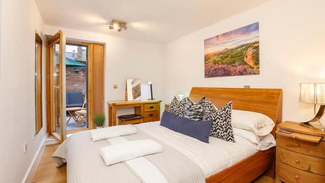 Accommodation at Robyn's Retreat-Free parking in york