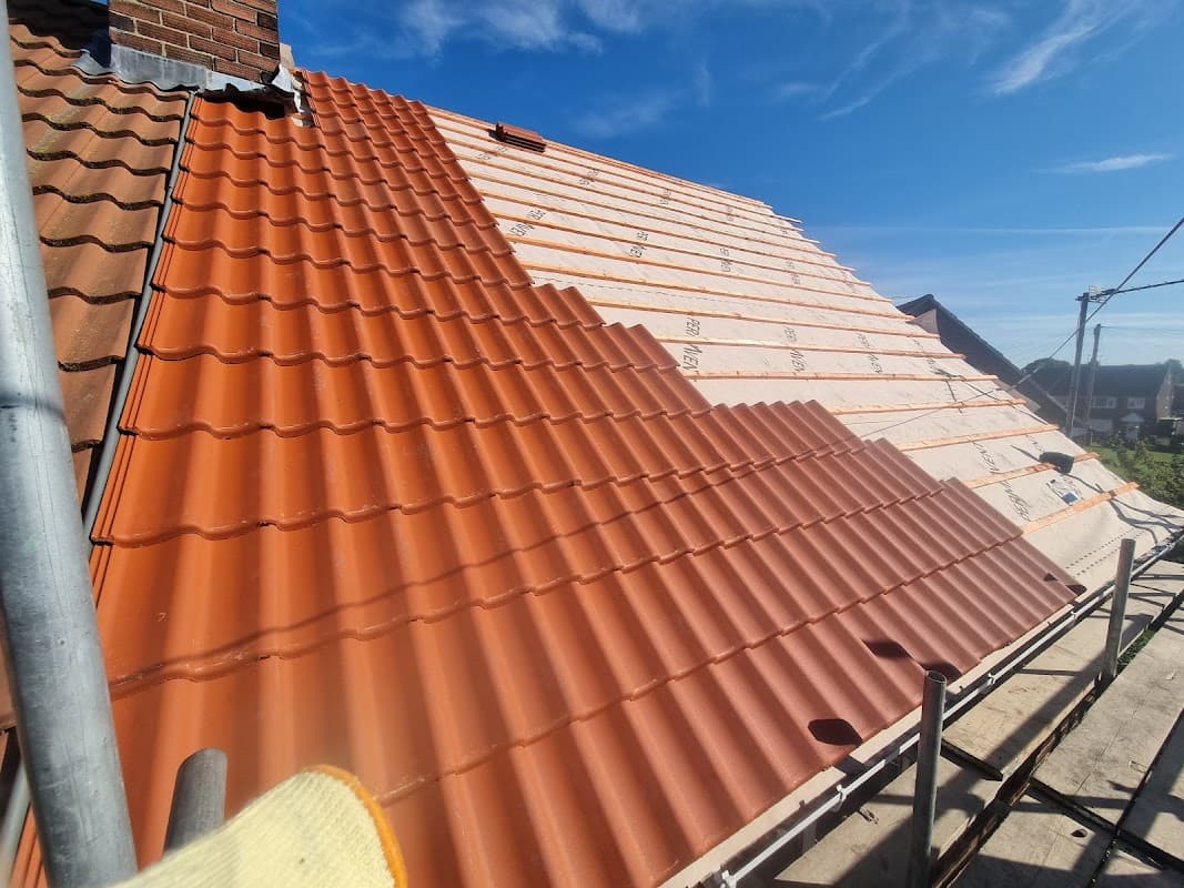 Arch roofing service's