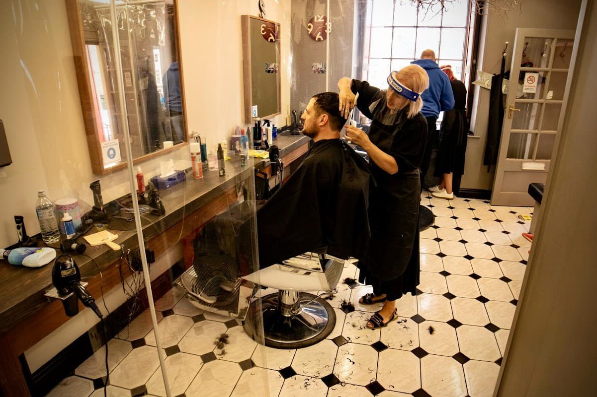 Sam's Gents Hairdressers