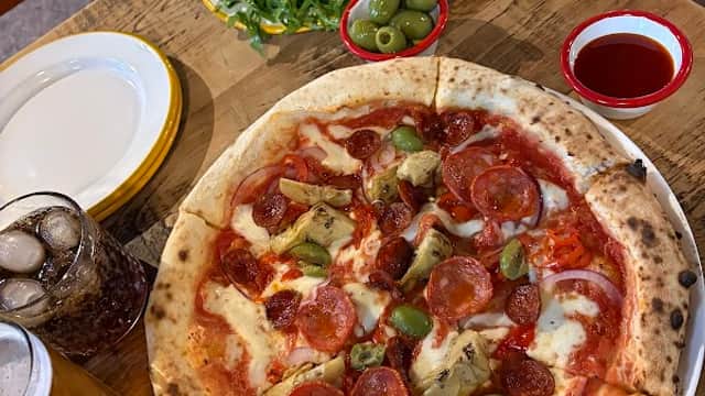 Dining at Romy's Pizza Bar in bolsterstone ewden village