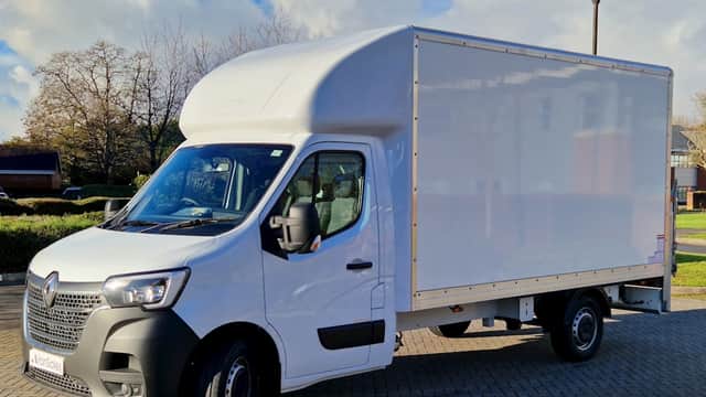 Courier To Northern Ireland - Couriers in huddersfield