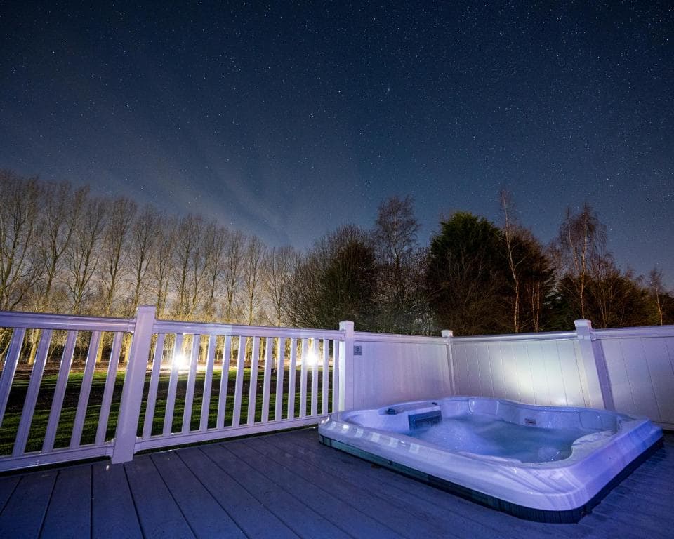 Tarn Lodge with Hot Tub