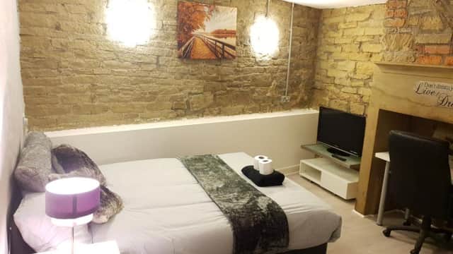 Accommodation at TOPAZ TOWN HOUSE No 36 in huddersfield