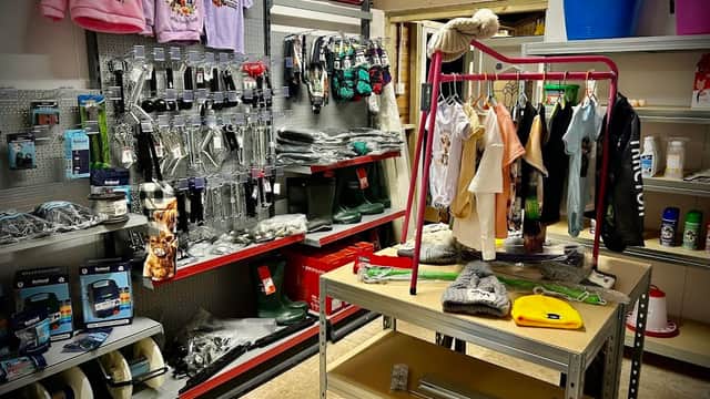 Dash’s Den - Pet Shops in cross roads