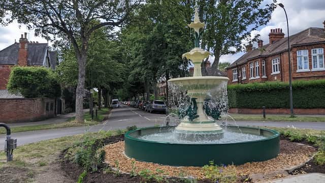 Victoria Avenue Fountain - Monuments in hull