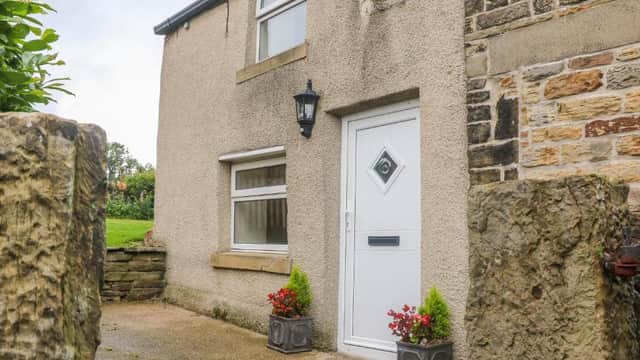 Accommodation at Stone Farm Cottage in hood green