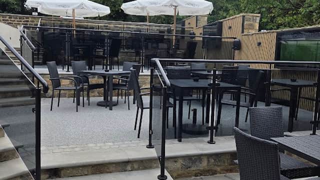 Food & drink at Cross Pipes Tavern & Rooms in otley