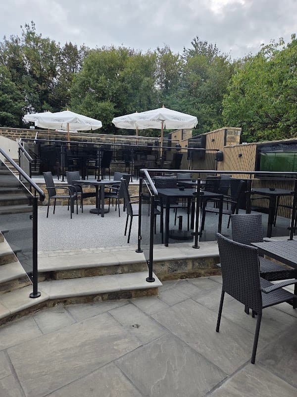 Cross Pipes Tavern & Rooms