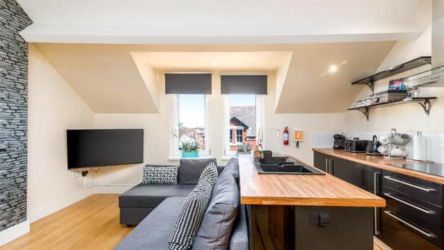 Accommodation at Whitby On The Hill,5mins To the Beach,Pets Welcome in whitby