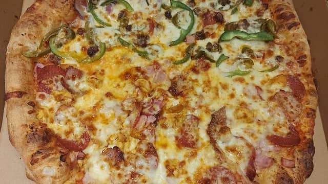 Quatro Pizza - Takeaway in mirfield