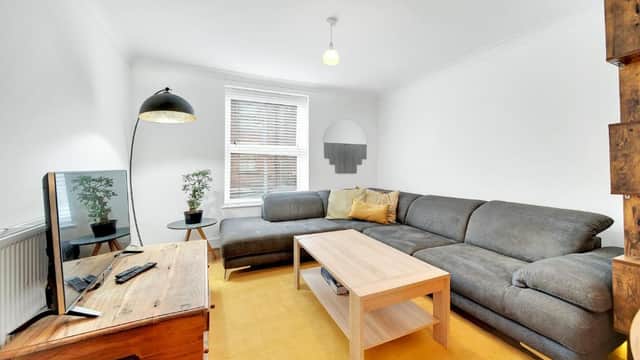Accommodation at Pass the Keys Well Located 3 bed Town House with Free Parking in beverley